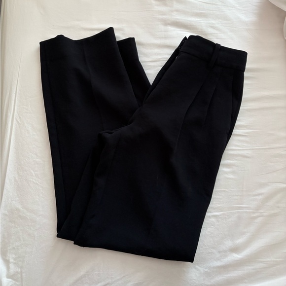 Aritzia The Effortless Pant - Picture 5 of 5